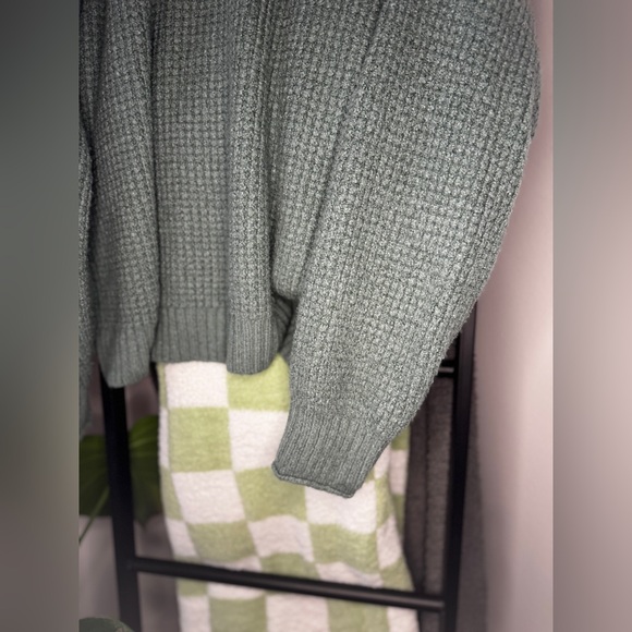 American Eagle Outfitters Green Turtleneck Sweater - Picture 5 of 6